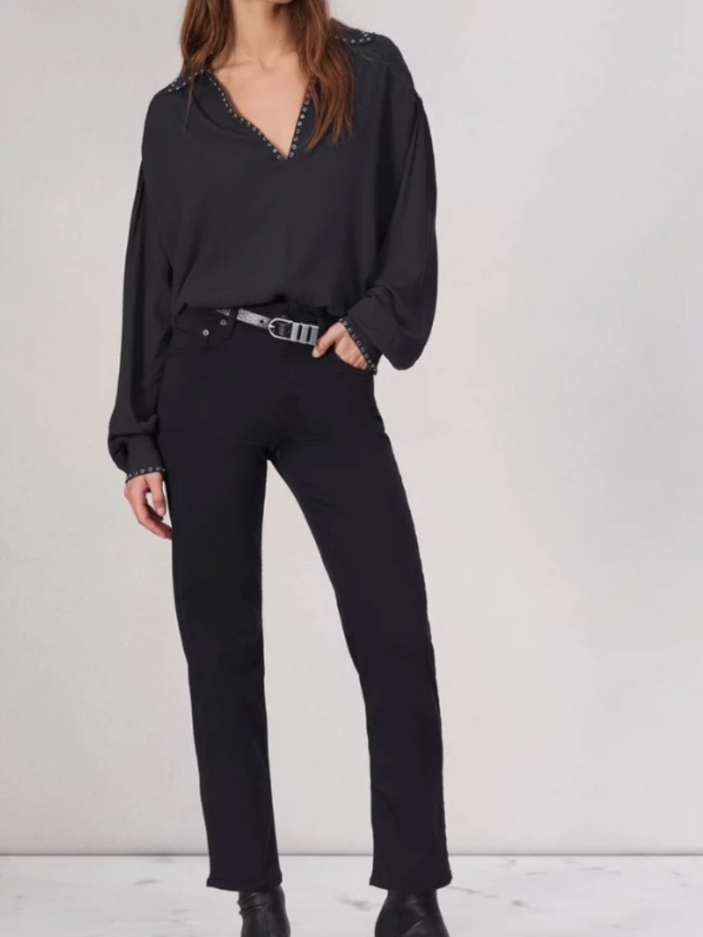 Women's Harlow ankle straight mid rise jeans. Black
